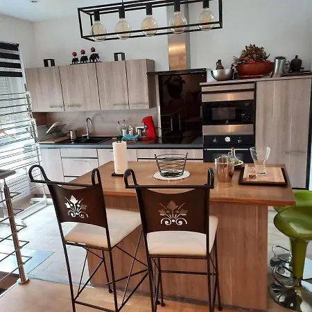Detente Apartment