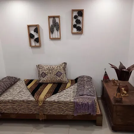 Detente Apartment