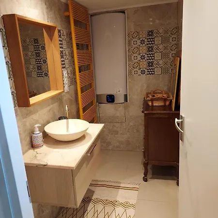 Detente Apartment
