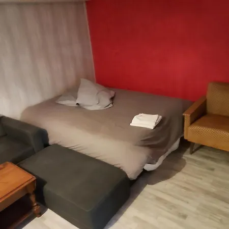Detente Apartment